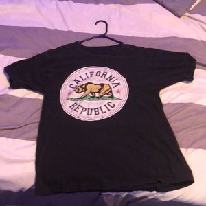 It’s a medium shirt my brother got I don’t want it it’s a size medium